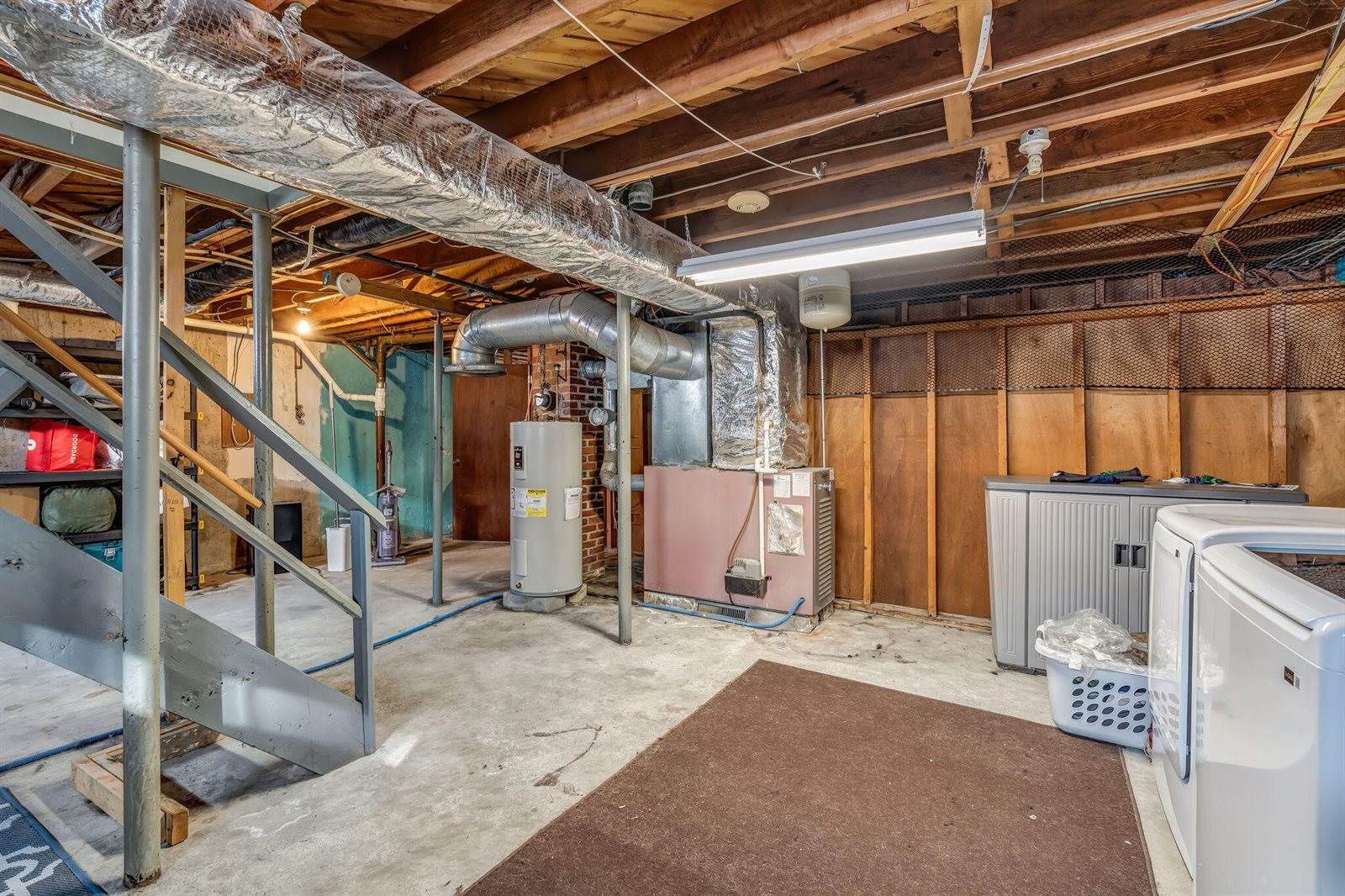 6 Hillcrest Street, Gardiner, ME 04345