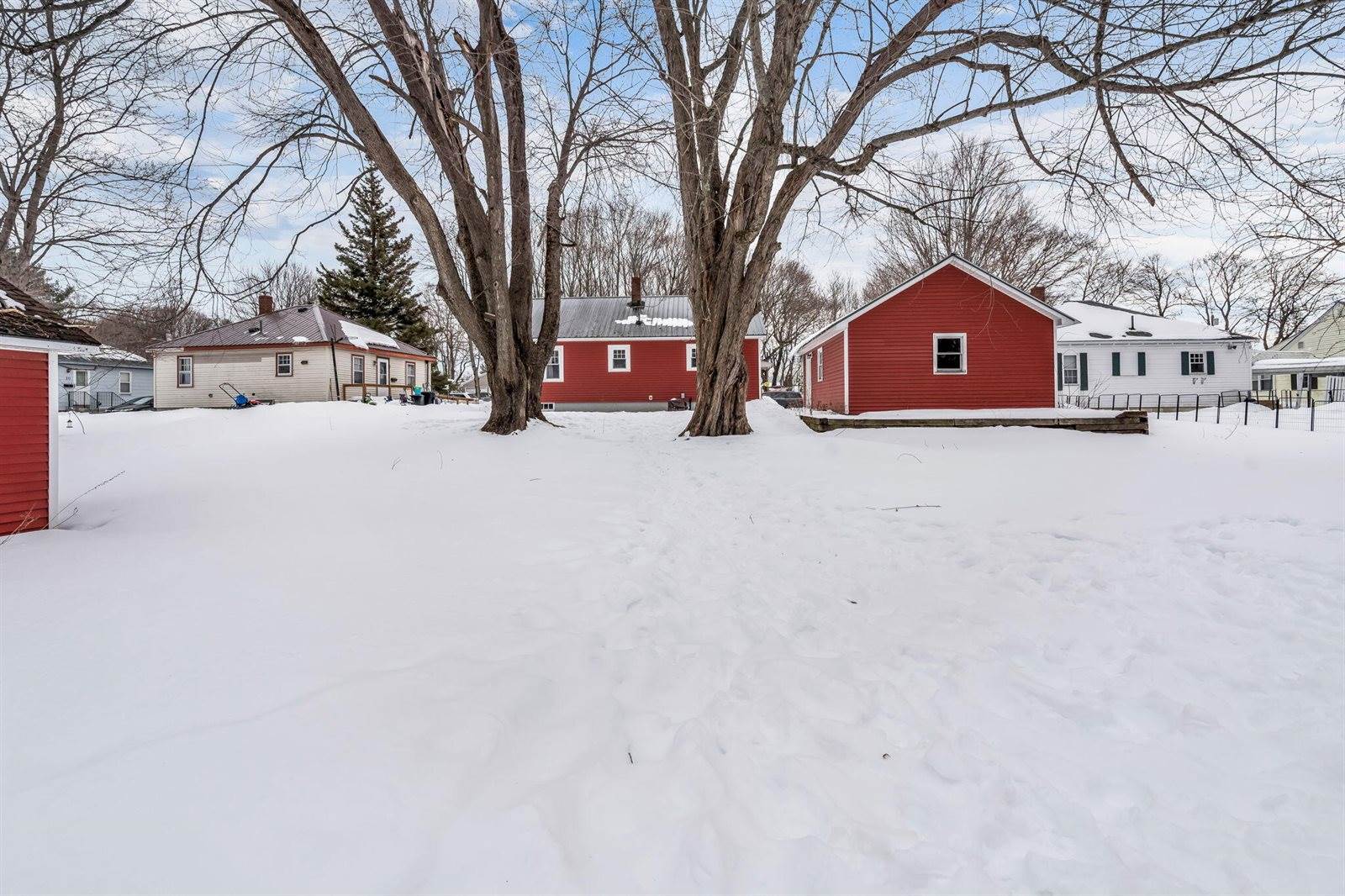 6 Hillcrest Street, Gardiner, ME 04345