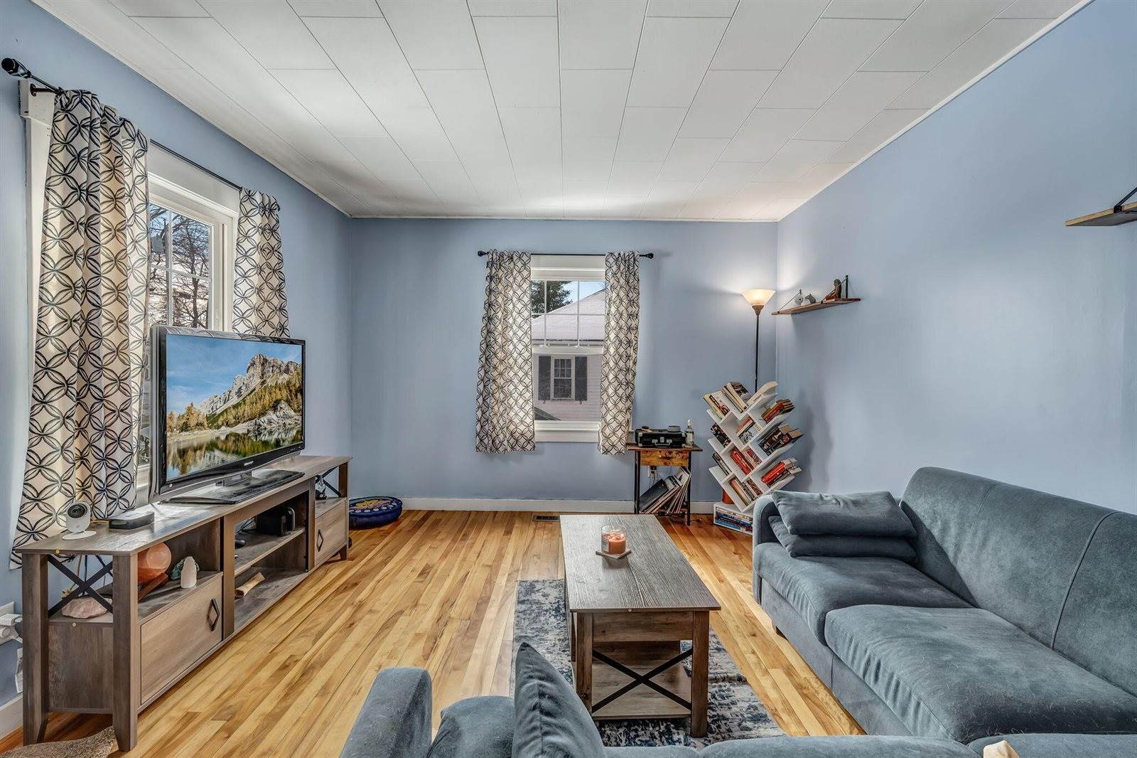 6 Hillcrest Street, Gardiner, ME 04345