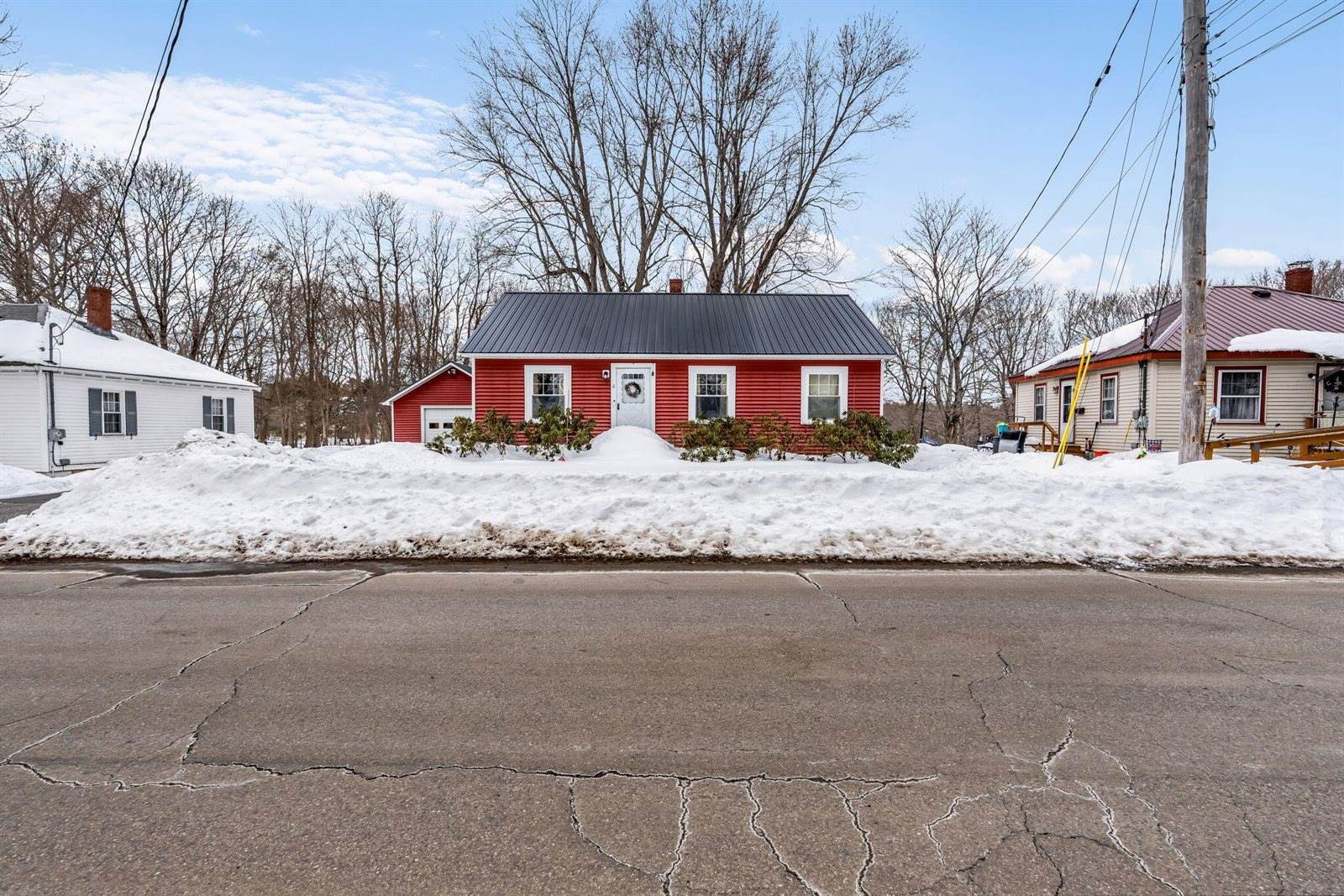 6 Hillcrest Street, Gardiner, ME 04345