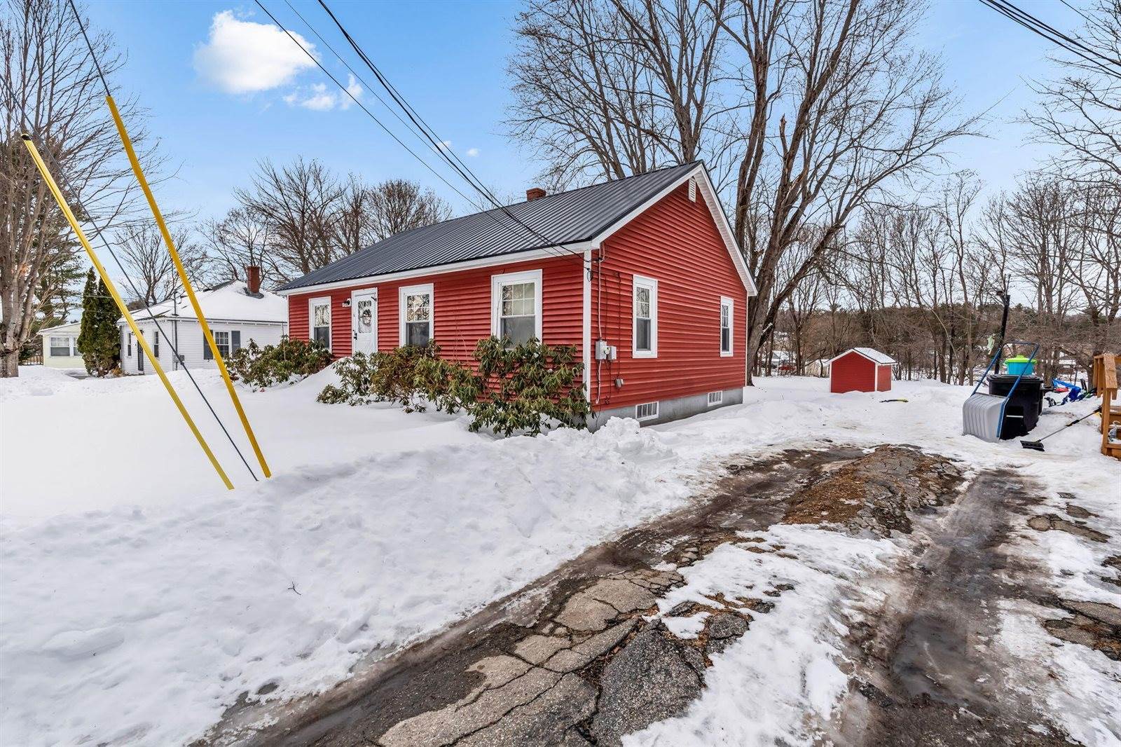 6 Hillcrest Street, Gardiner, ME 04345