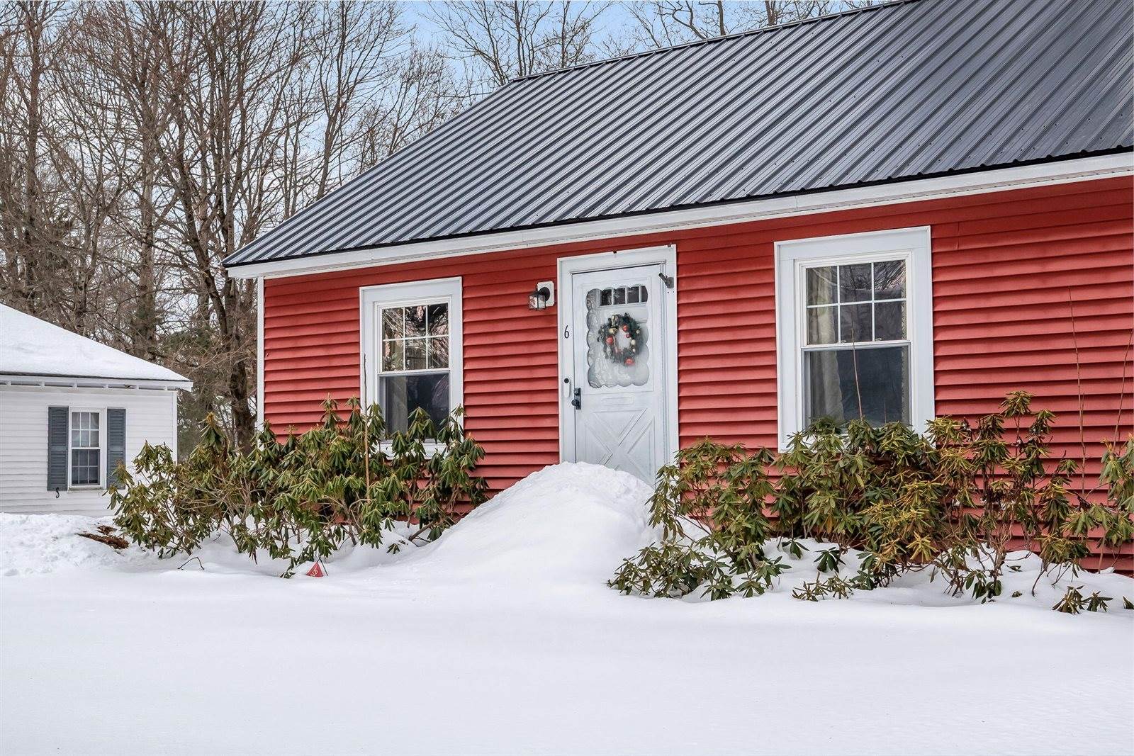 6 Hillcrest Street, Gardiner, ME 04345