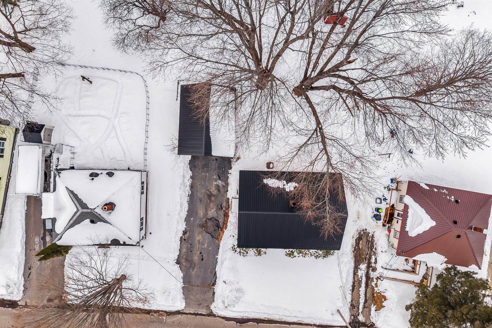 6 Hillcrest Street, Gardiner, ME 04345