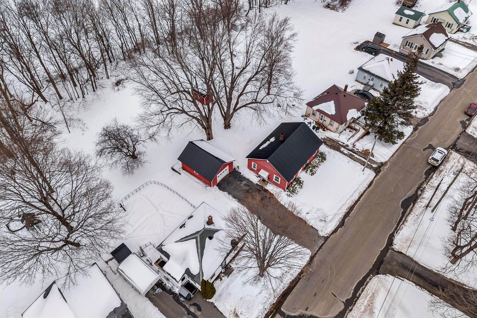 6 Hillcrest Street, Gardiner, ME 04345