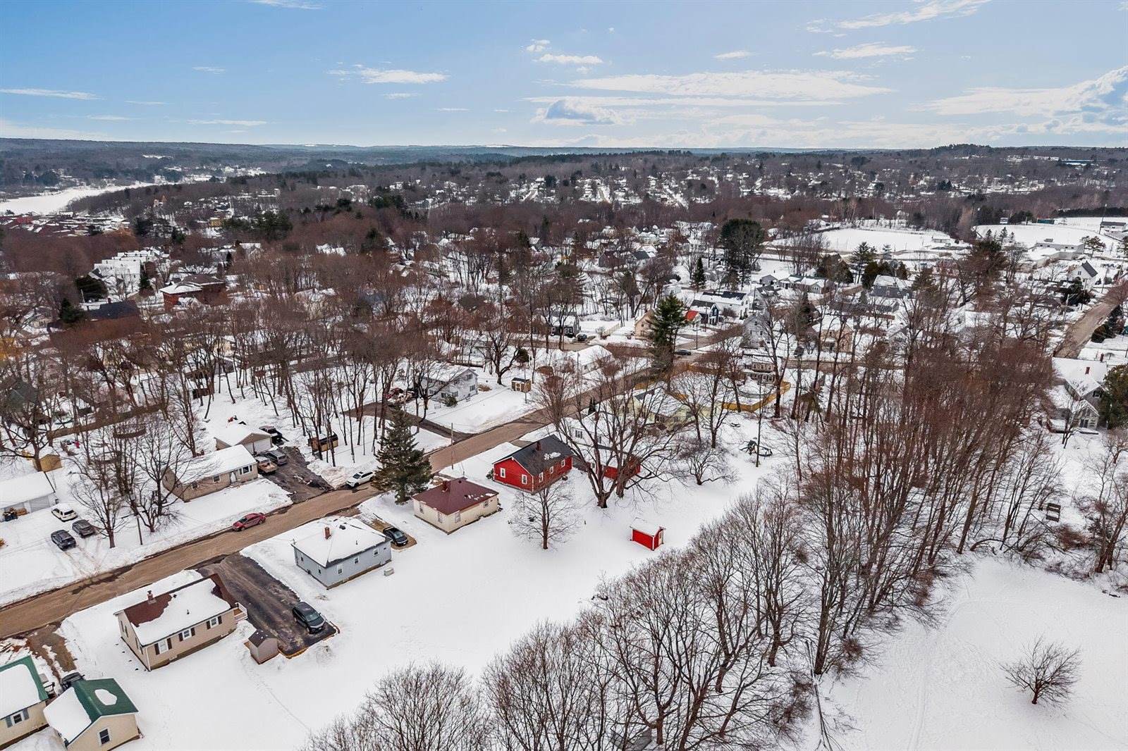 6 Hillcrest Street, Gardiner, ME 04345