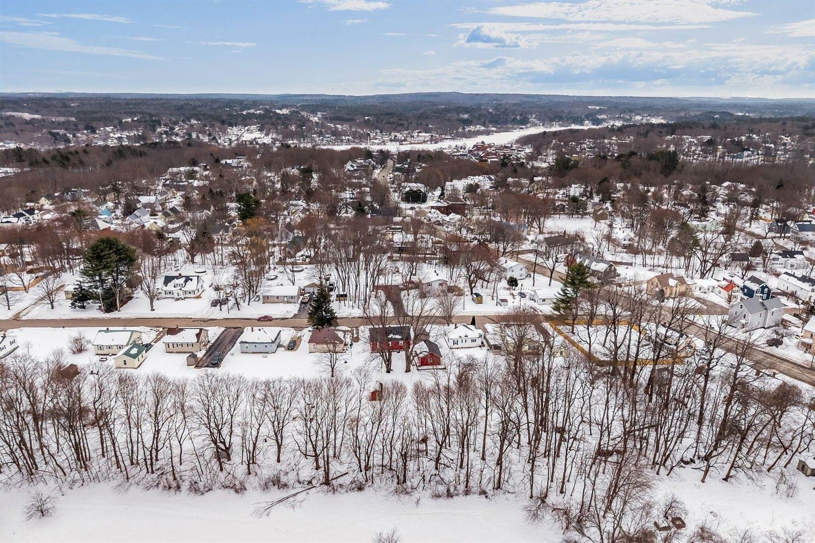 6 Hillcrest Street, Gardiner, ME 04345