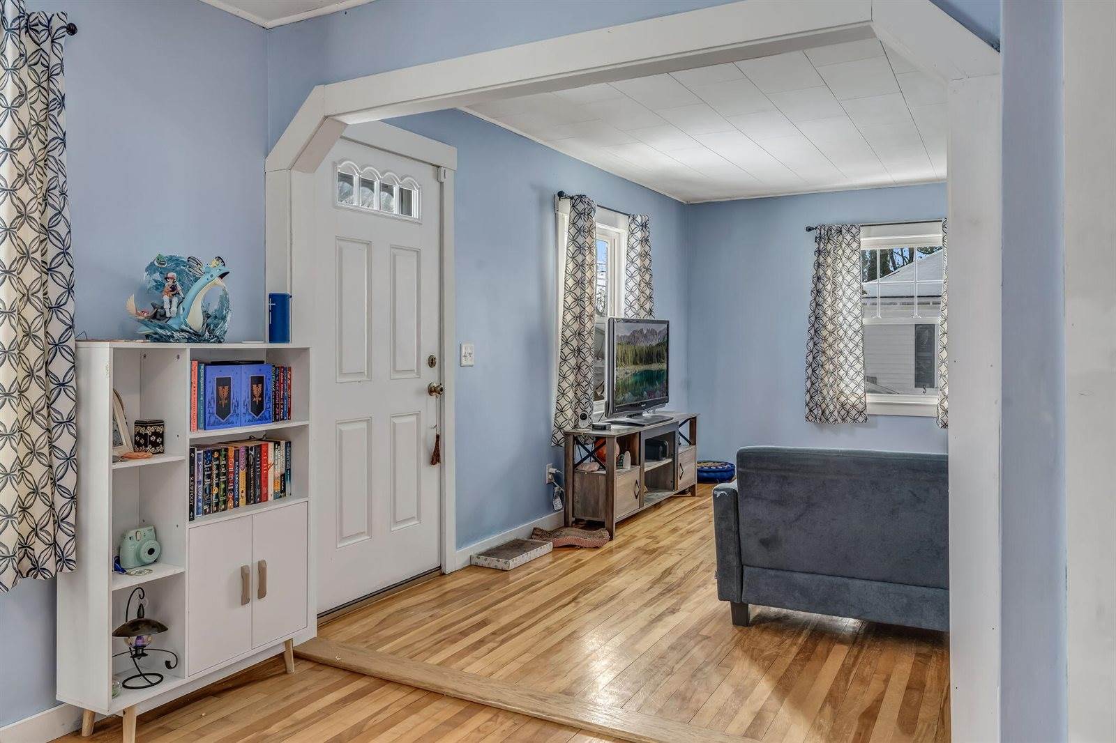 6 Hillcrest Street, Gardiner, ME 04345