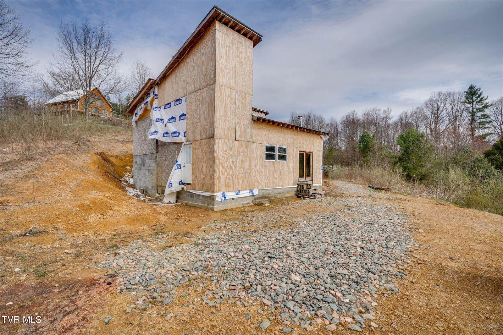 151 Windy Hill Private Lane, Butler, TN 37640