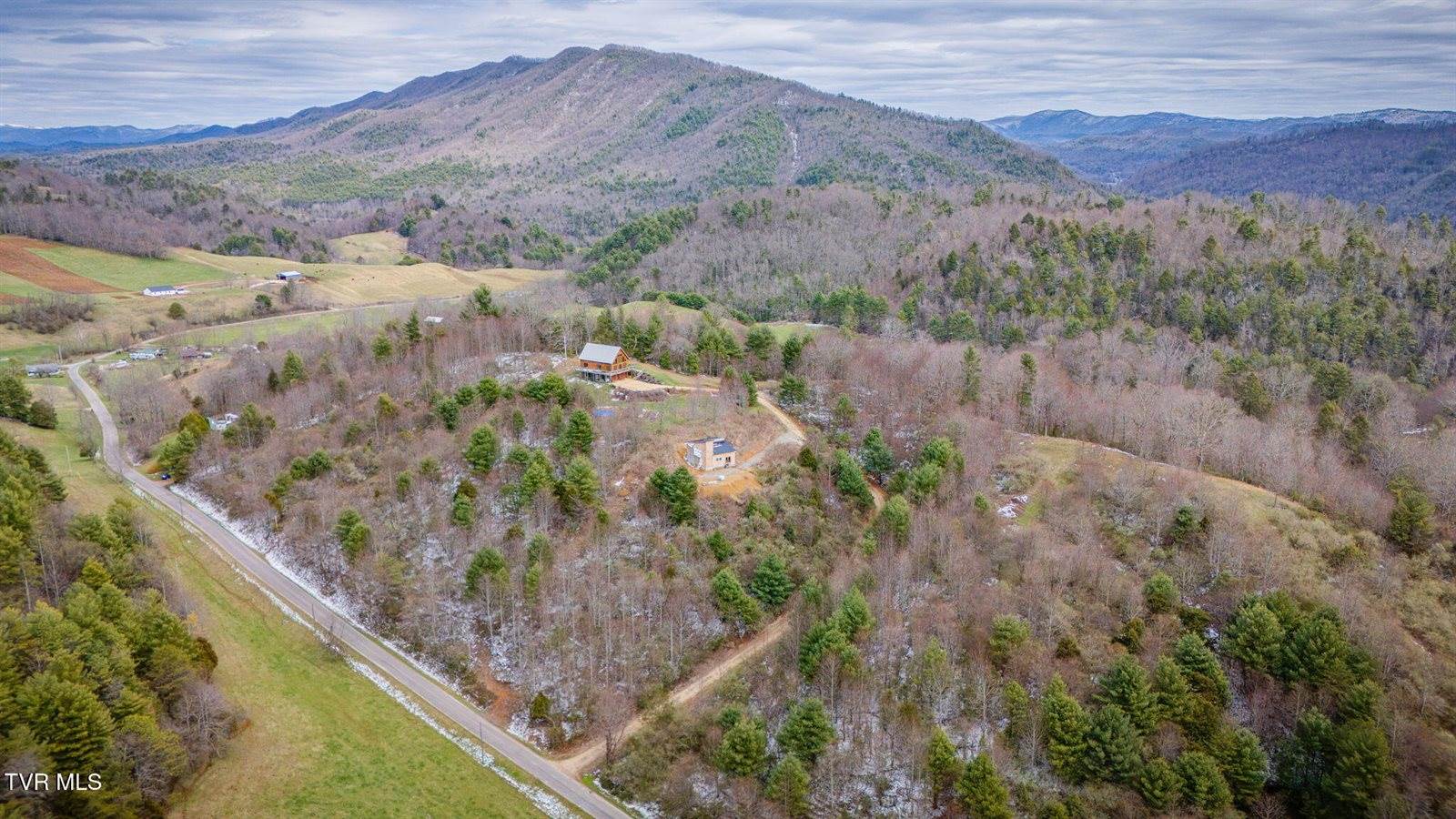 151 Windy Hill Private Lane, Butler, TN 37640