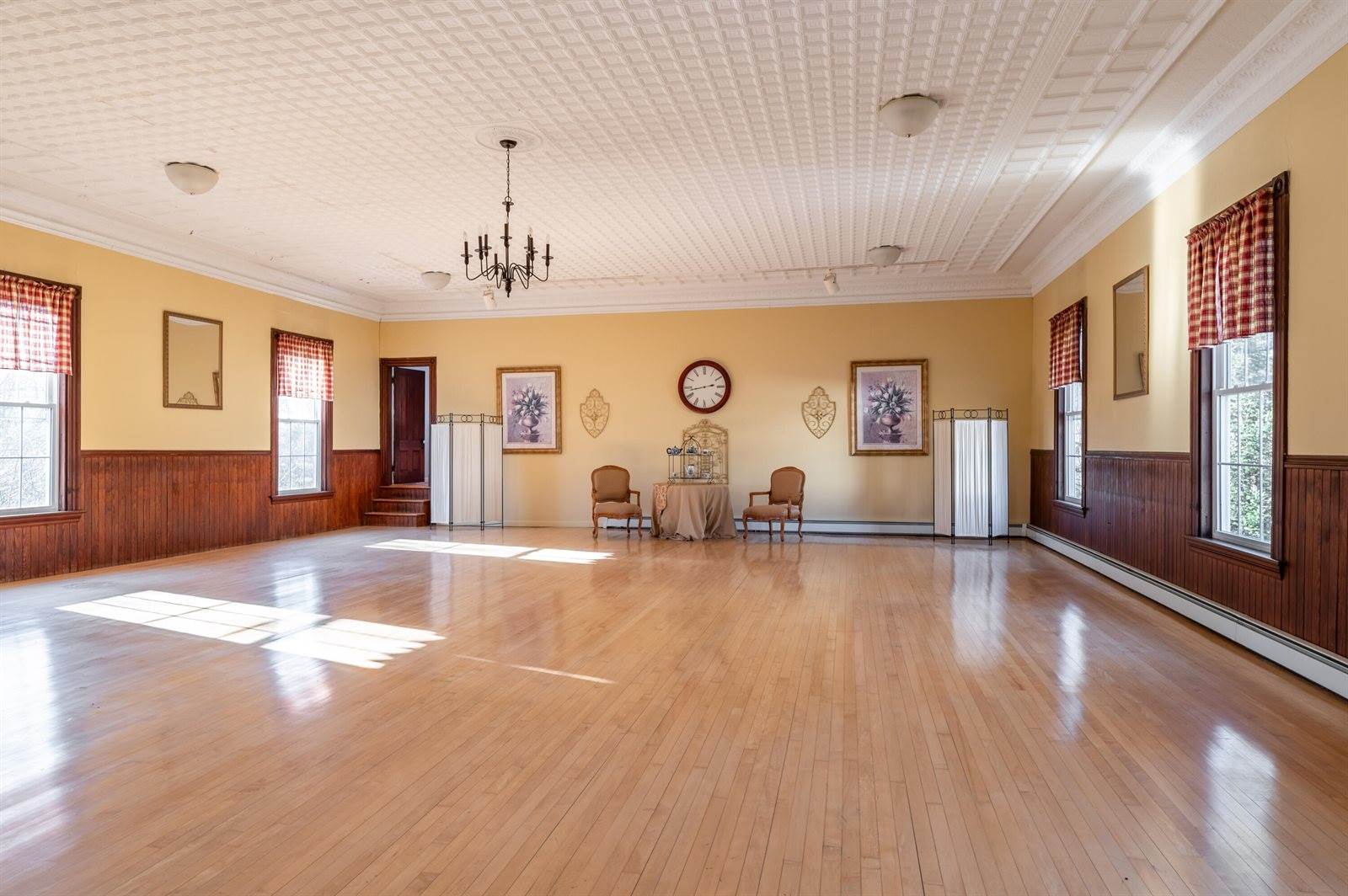 75 Main Road, Charleston, ME 04422