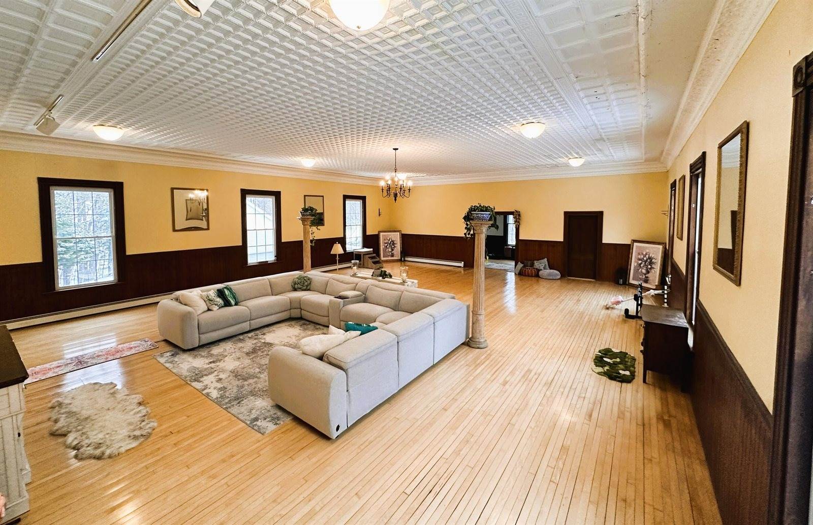 75 Main Road, Charleston, ME 04422
