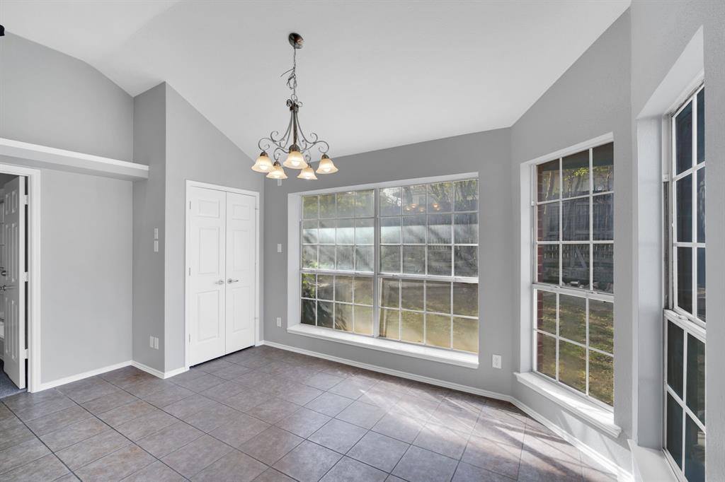 324 Faircrest Drive, Arlington, TX 76018