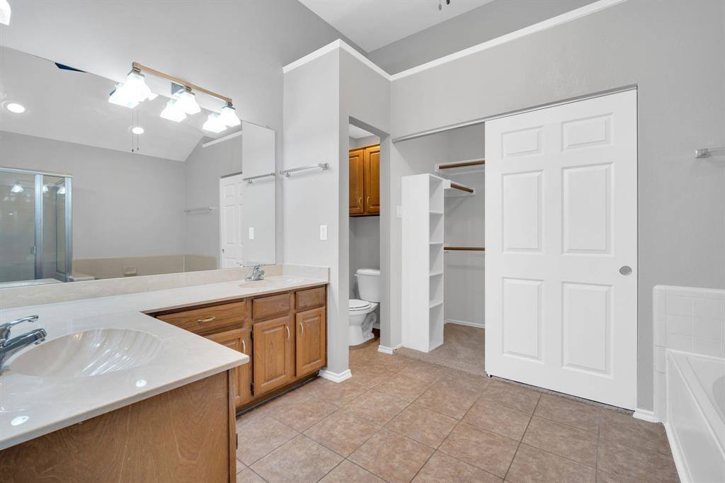 324 Faircrest Drive, Arlington, TX 76018