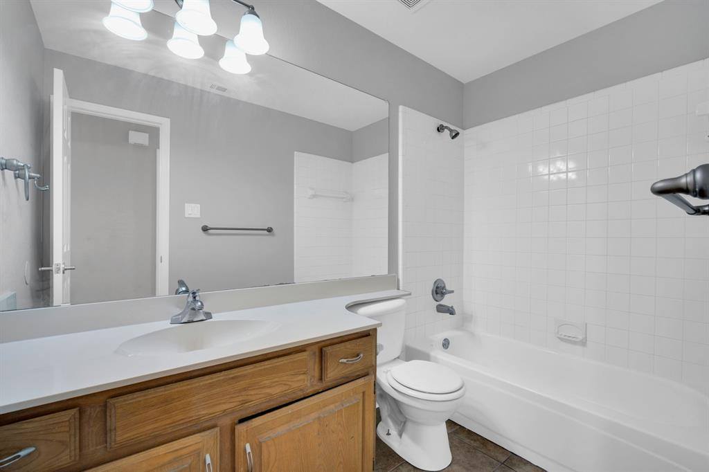 324 Faircrest Drive, Arlington, TX 76018