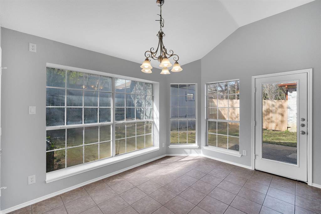 324 Faircrest Drive, Arlington, TX 76018