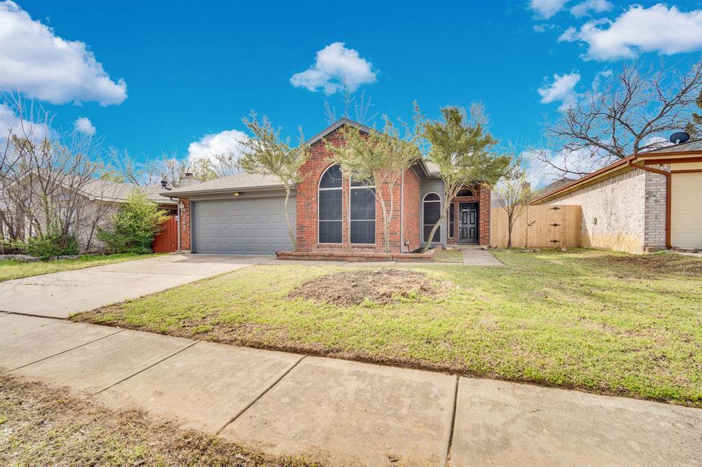 324 Faircrest Drive, Arlington, TX 76018