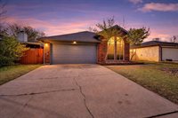 324 Faircrest Drive, Arlington, TX 76018