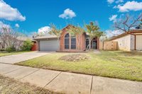 324 Faircrest Drive, Arlington, TX 76018