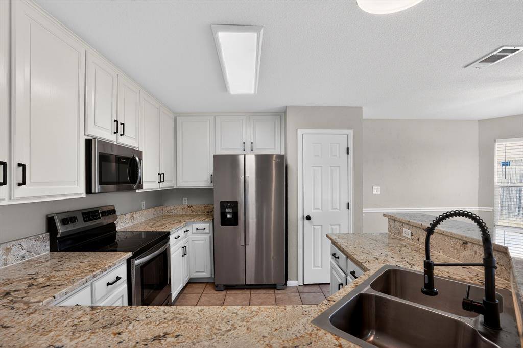 402 Taos Court East, Aledo, TX 76008