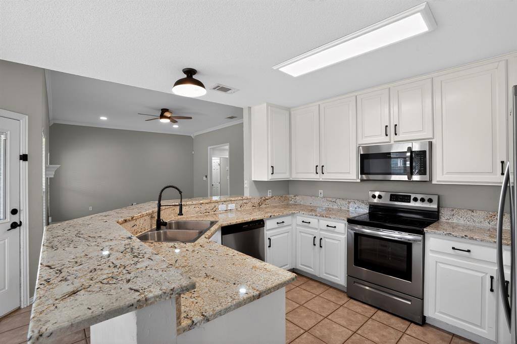 402 Taos Court East, Aledo, TX 76008