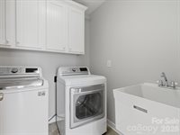 3431 Delamere Drive, Matthews, NC 28104