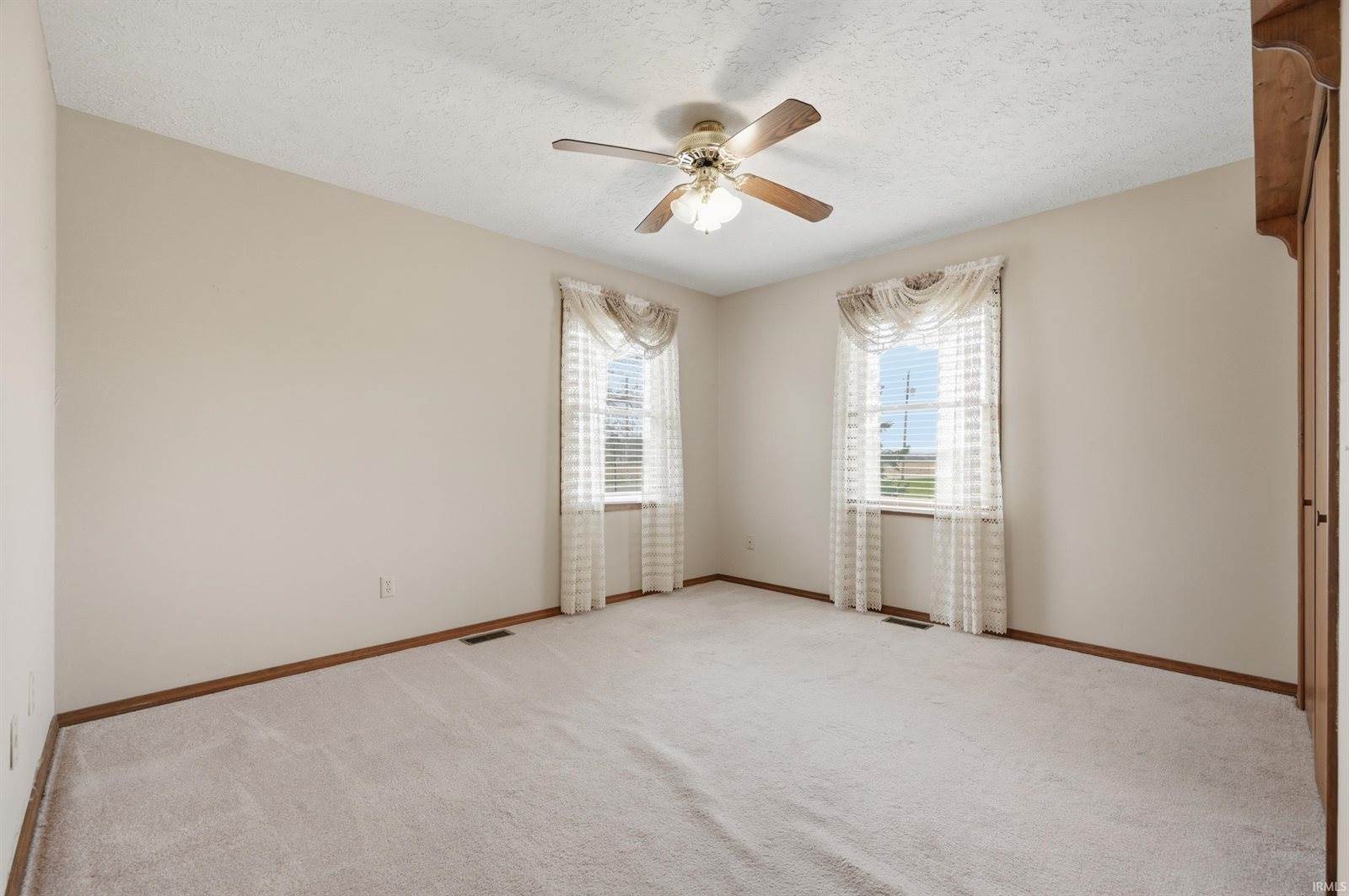 2100 N Halifax Drive, Muncie, IN 47304