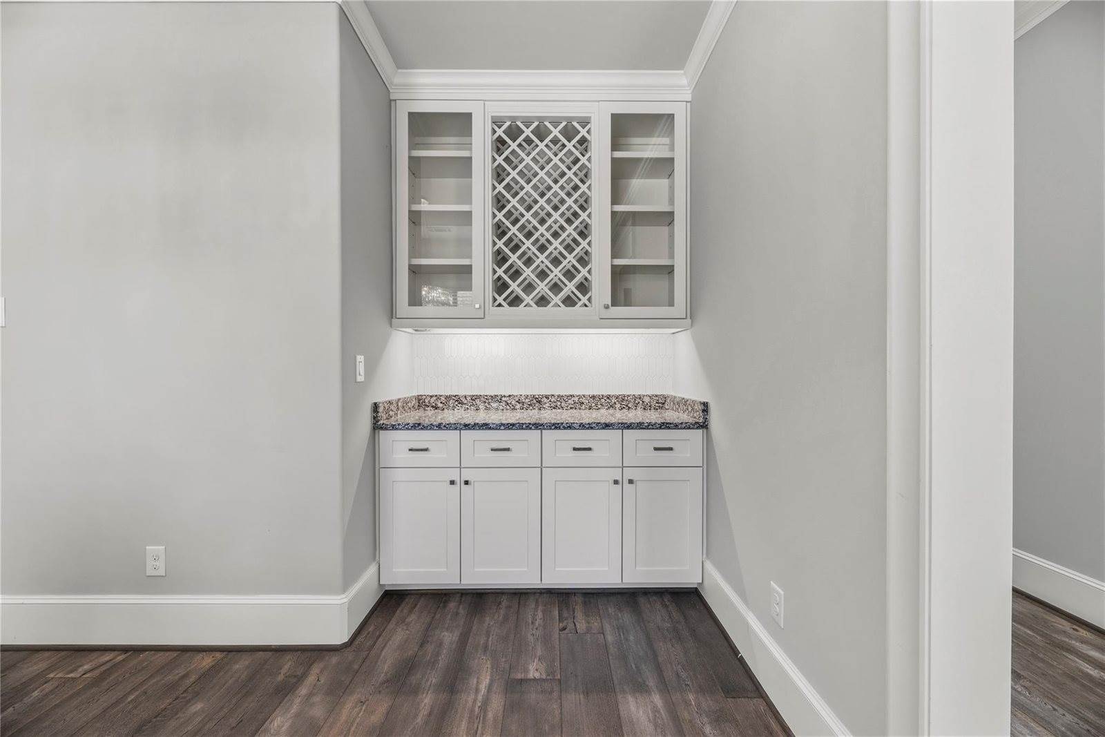 5006 Mayfair Street, Bellaire, TX 77401