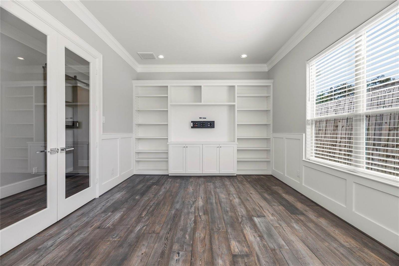 5006 Mayfair Street, Bellaire, TX 77401