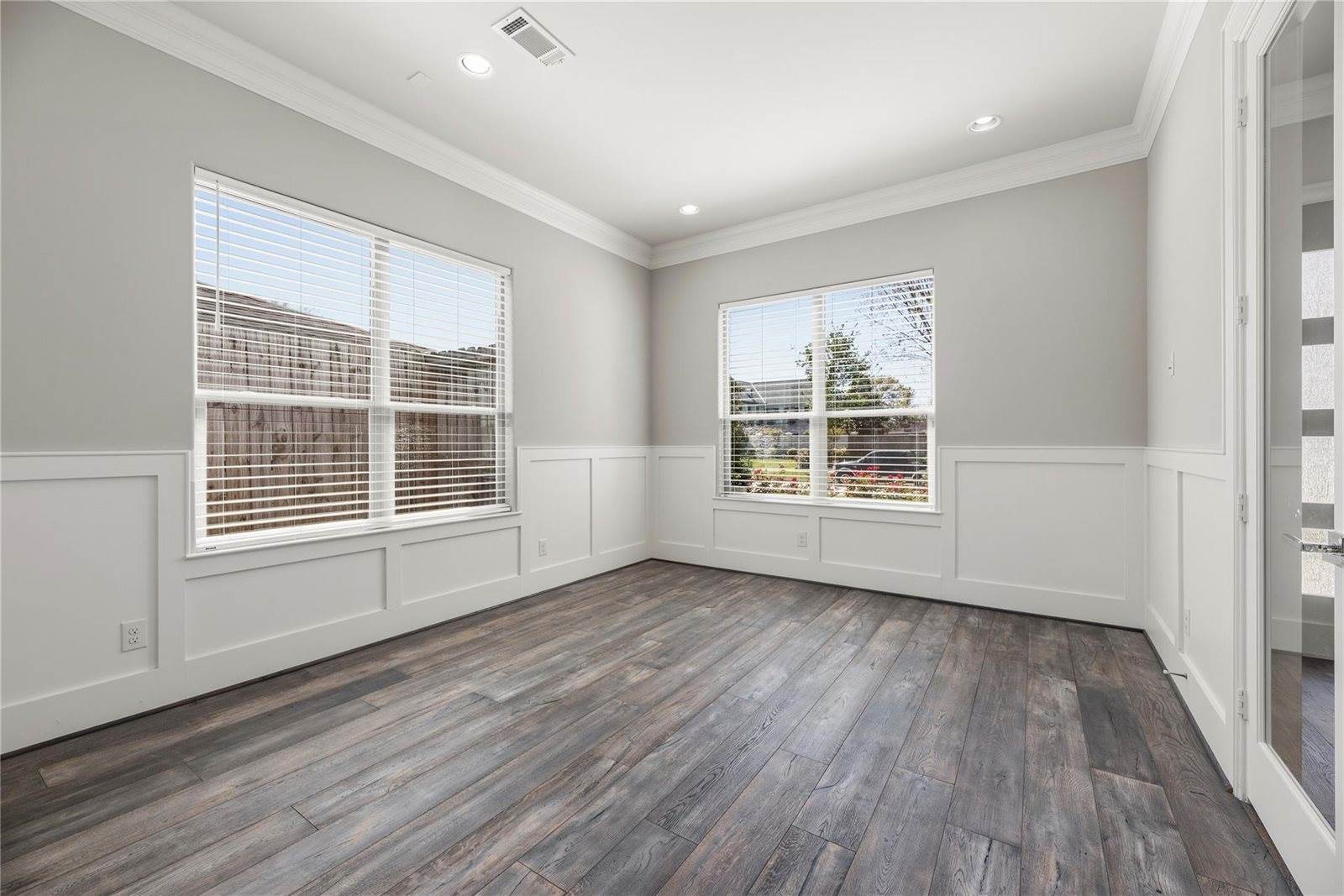 5006 Mayfair Street, Bellaire, TX 77401