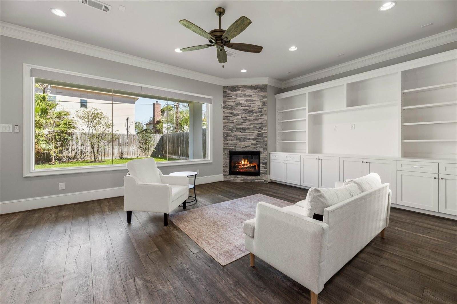 5006 Mayfair Street, Bellaire, TX 77401