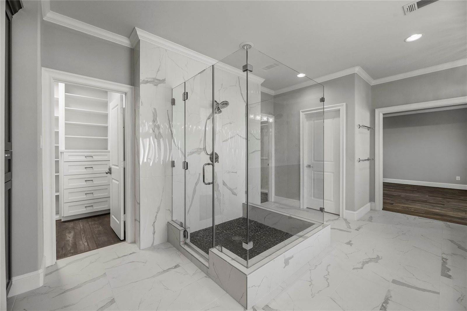 5006 Mayfair Street, Bellaire, TX 77401