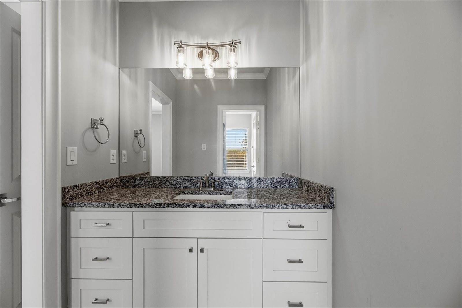 5006 Mayfair Street, Bellaire, TX 77401