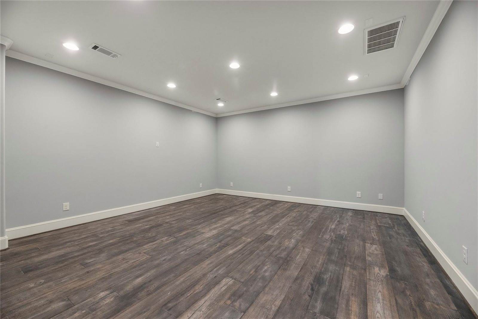 5006 Mayfair Street, Bellaire, TX 77401