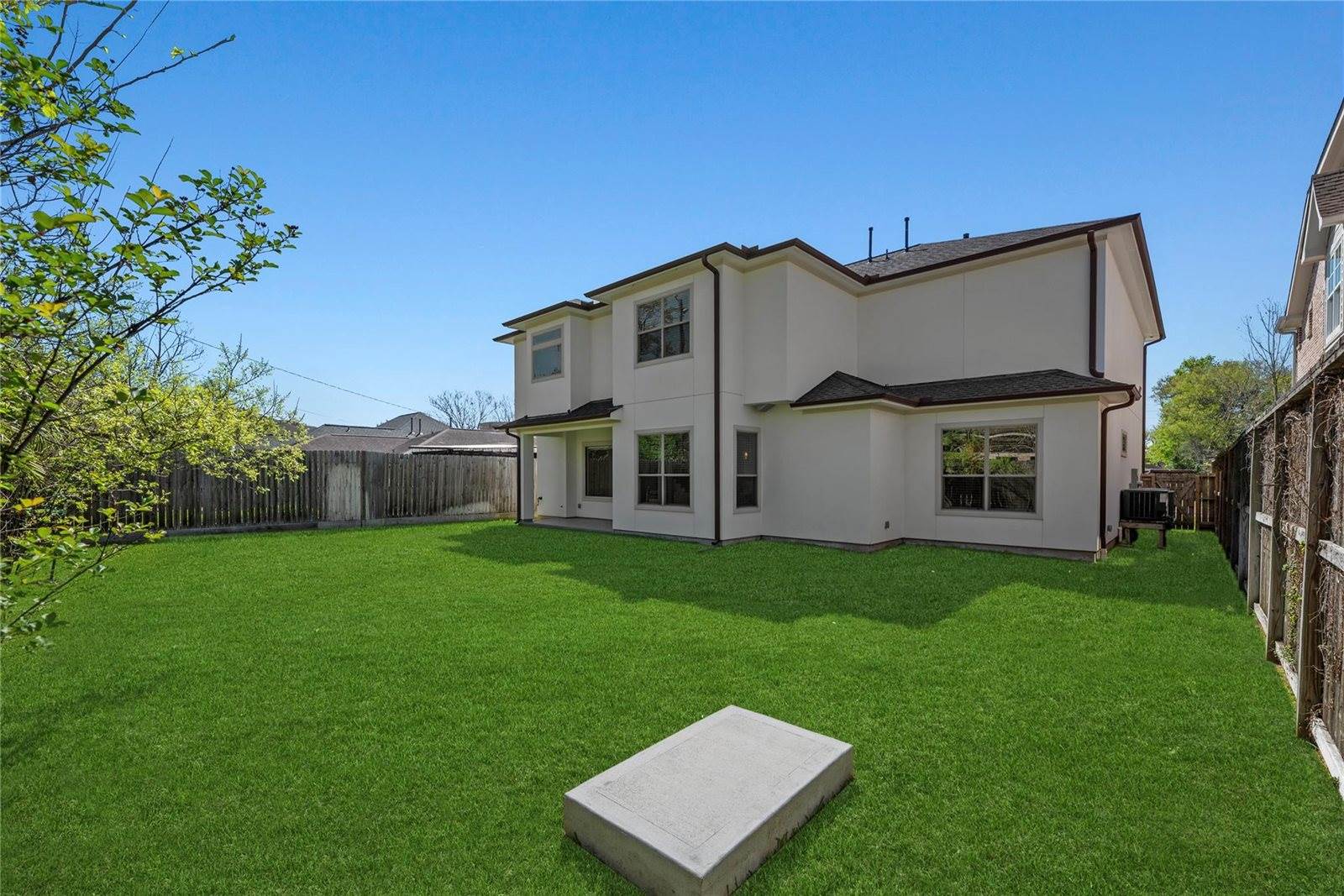 5006 Mayfair Street, Bellaire, TX 77401