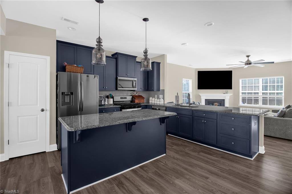 573 Mahogany Drive, Thomasville, NC 27360