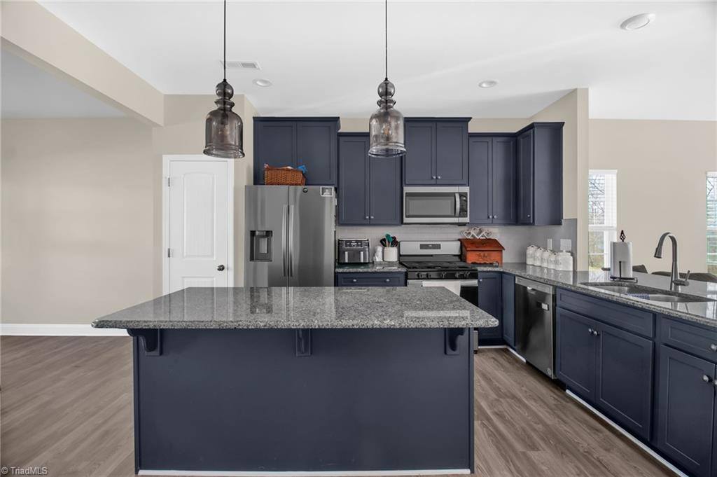 573 Mahogany Drive, Thomasville, NC 27360