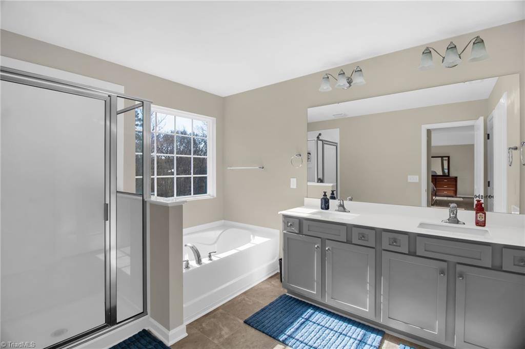 573 Mahogany Drive, Thomasville, NC 27360