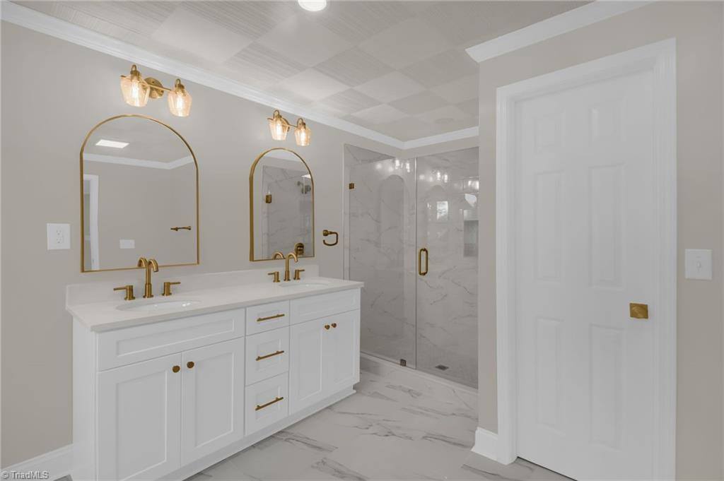 308 School Street, Lexington, NC 27292