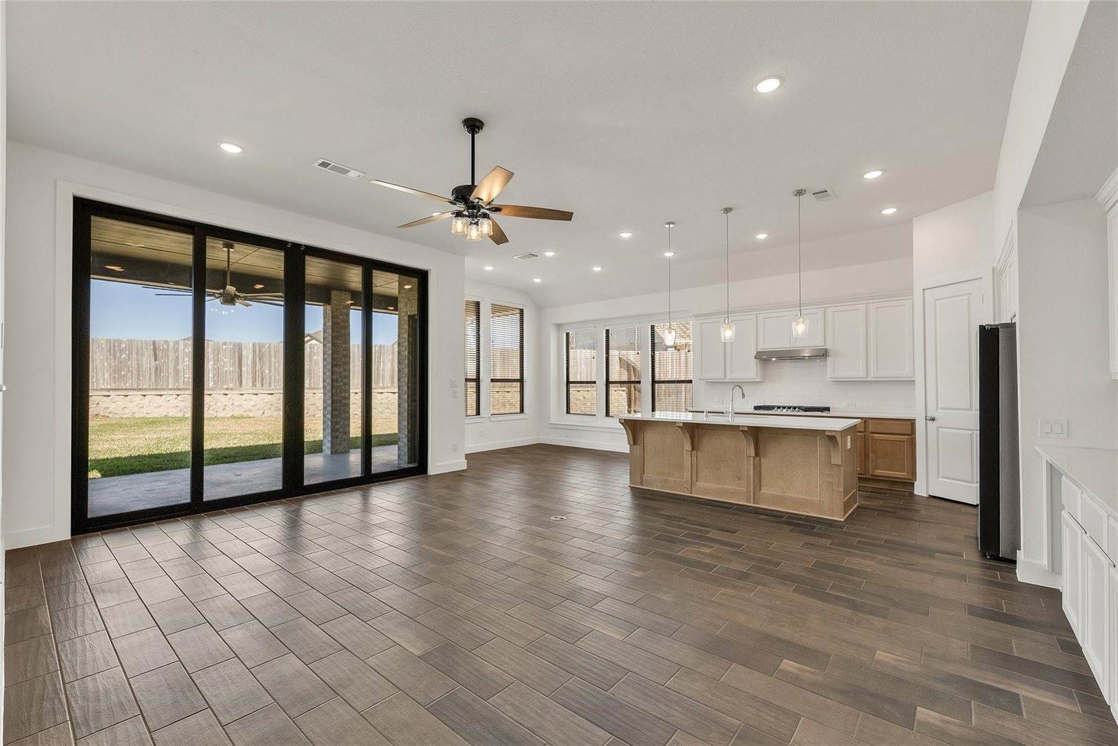 21350 Oakley Claremont Court, Magnolia, TX 77355