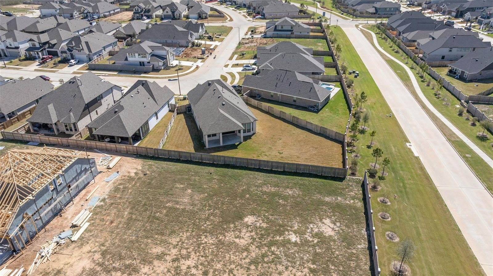 21350 Oakley Claremont Court, Magnolia, TX 77355