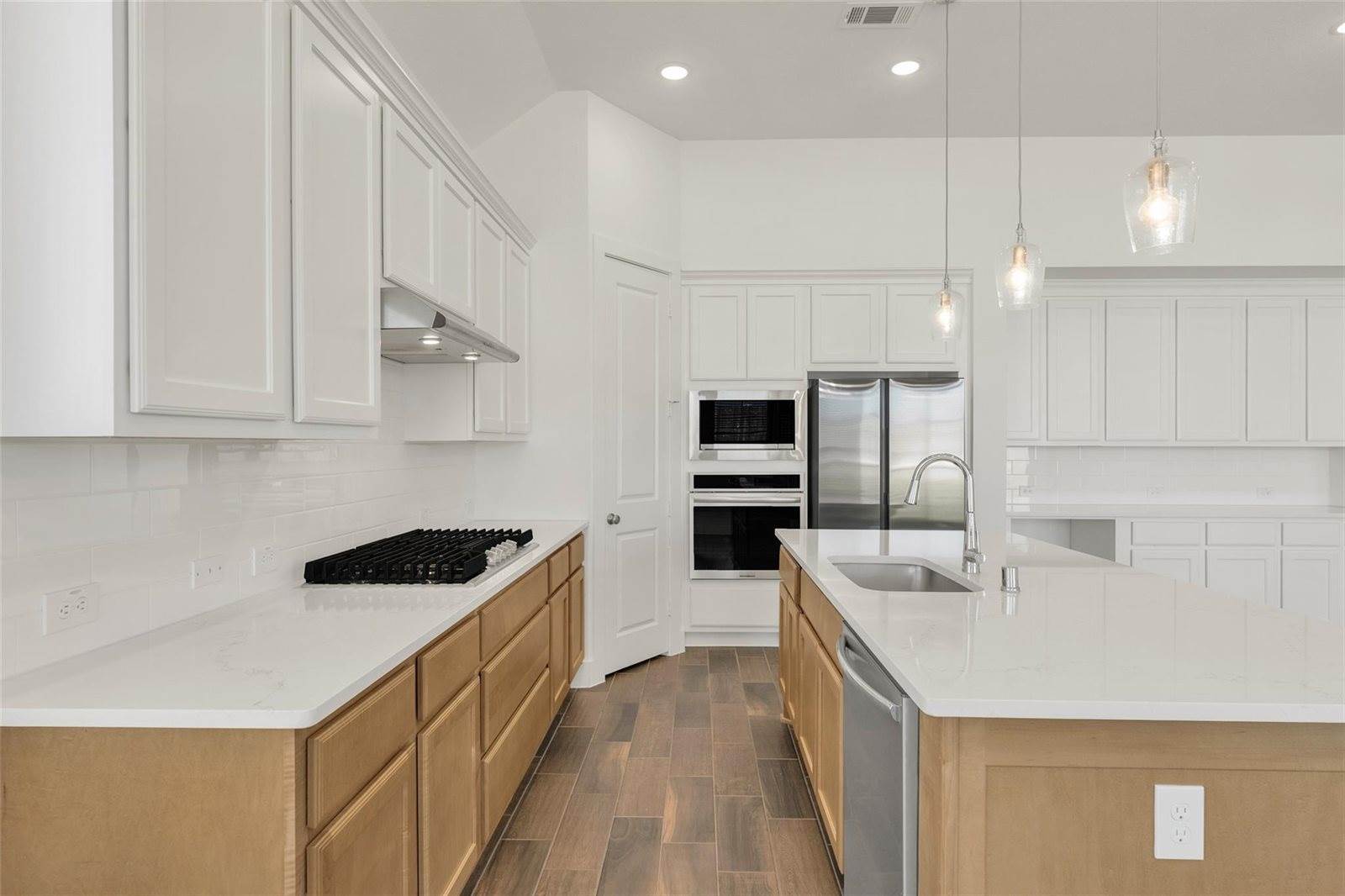 21350 Oakley Claremont Court, Magnolia, TX 77355