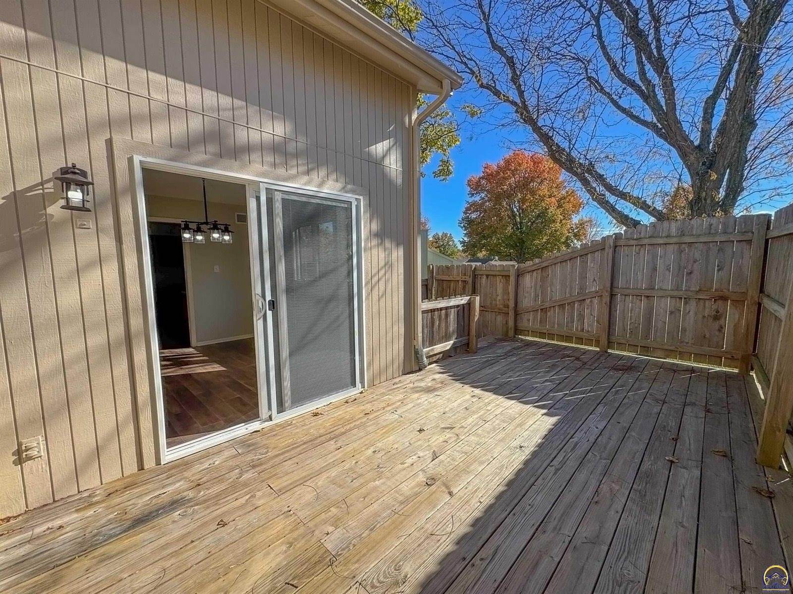 5725 SW Quail Cove CIR, Topeka, KS 66614