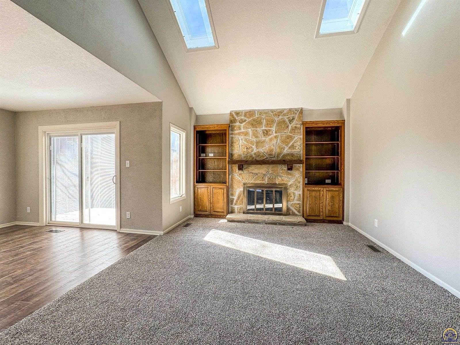 5725 SW Quail Cove CIR, Topeka, KS 66614