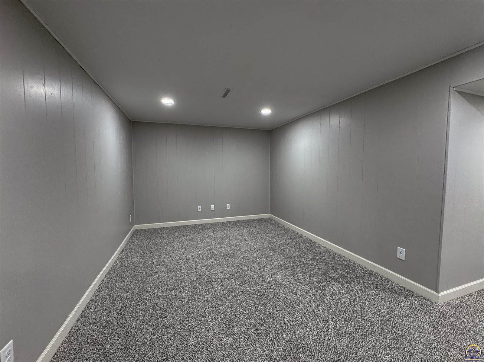 5725 SW Quail Cove CIR, Topeka, KS 66614