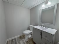 5725 SW Quail Cove CIR, Topeka, KS 66614