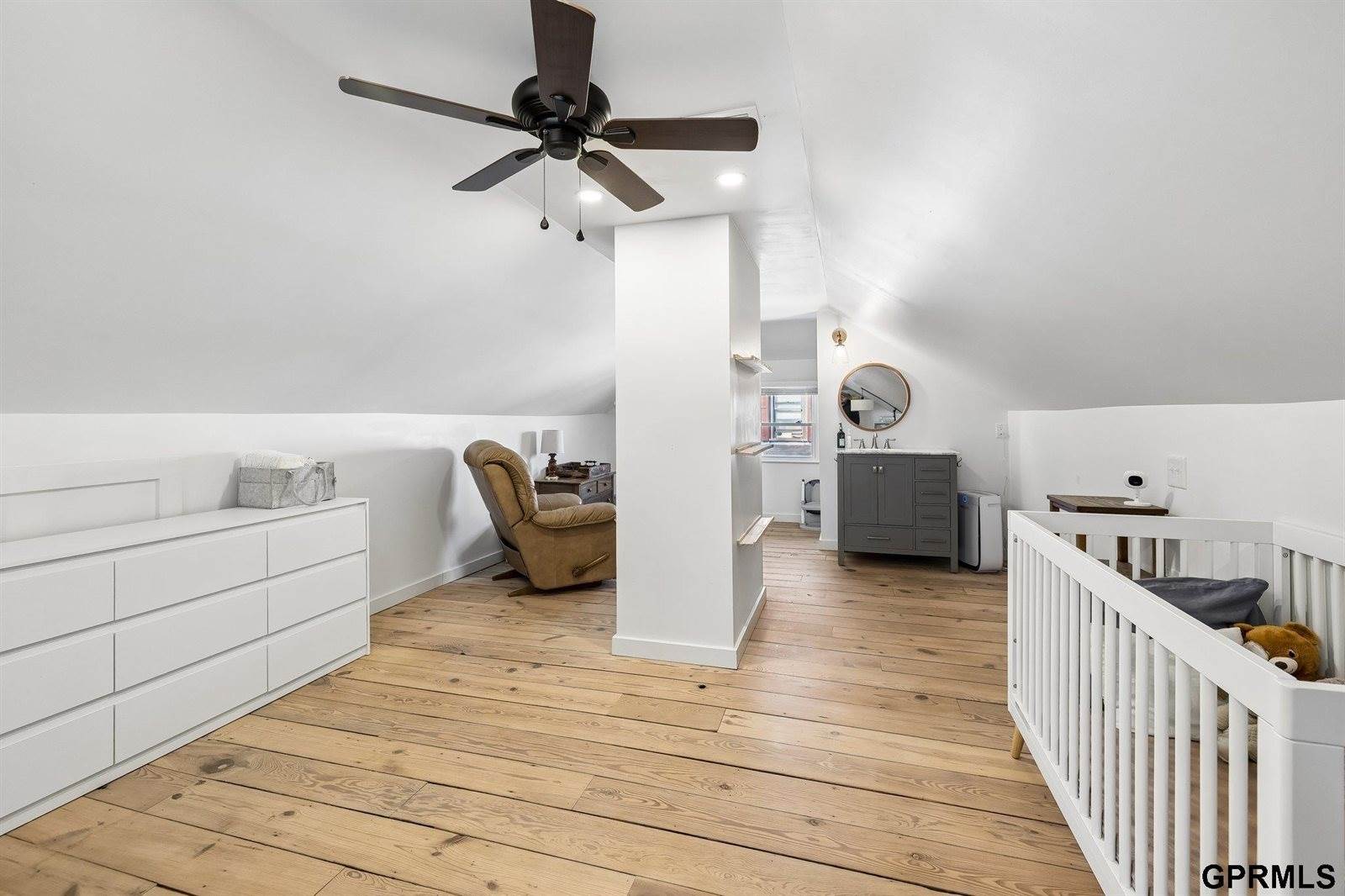 1018 South 35 Avenue, Omaha, NE 68105