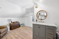 1018 South 35 Avenue, Omaha, NE 68105