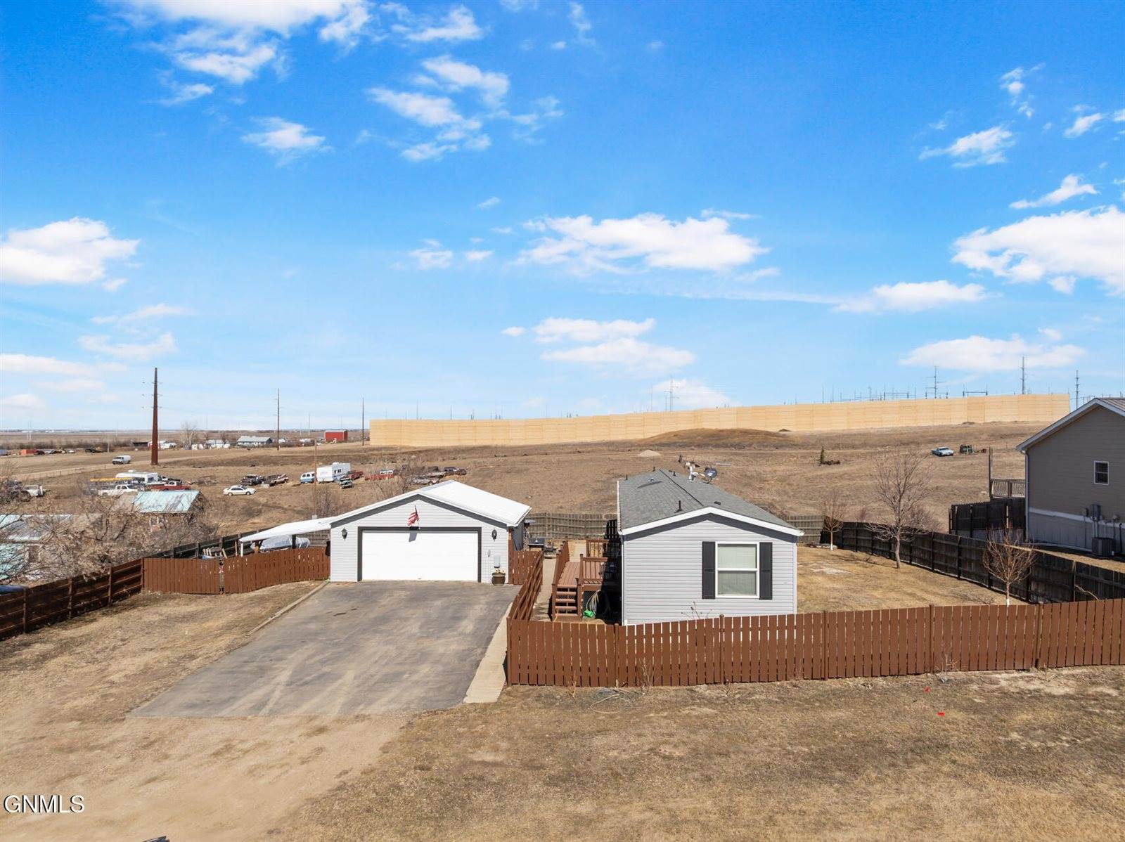 14291 Painted Woods Drive, Williston, ND 58801