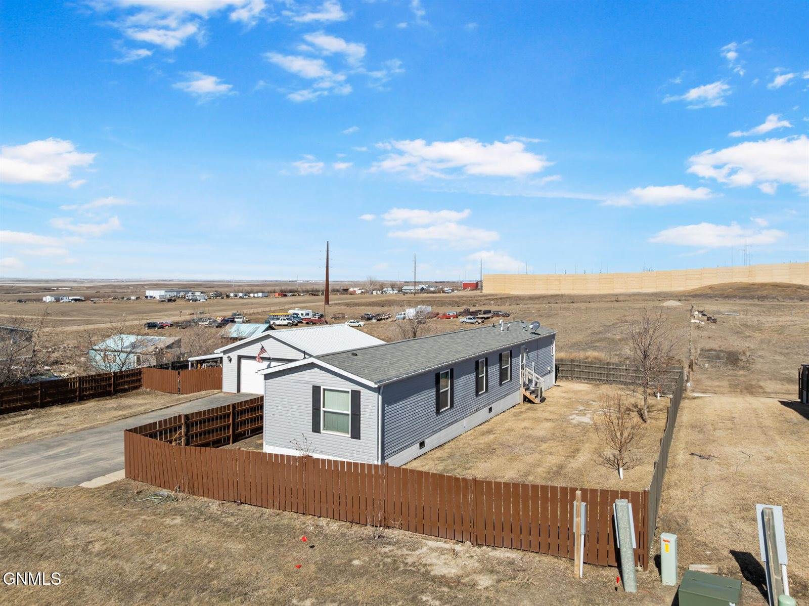 14291 Painted Woods Drive, Williston, ND 58801