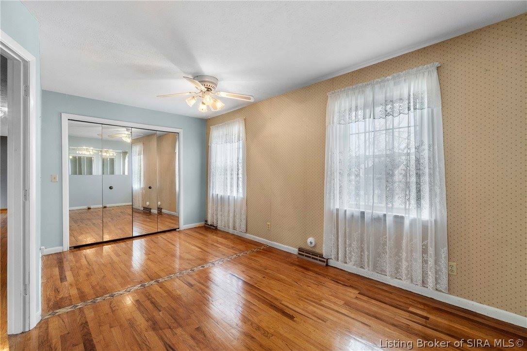 925 Redwood Drive, Clarksville, IN 47129